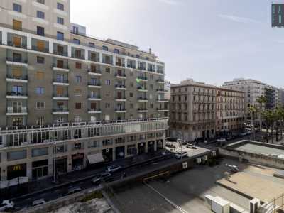 ...e invece, sulla nostra destra, i palazzi del borgo Murattiano